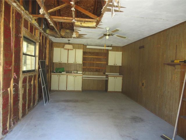 1605 SE 160TH COURT, Ocklawaha, FL 32179