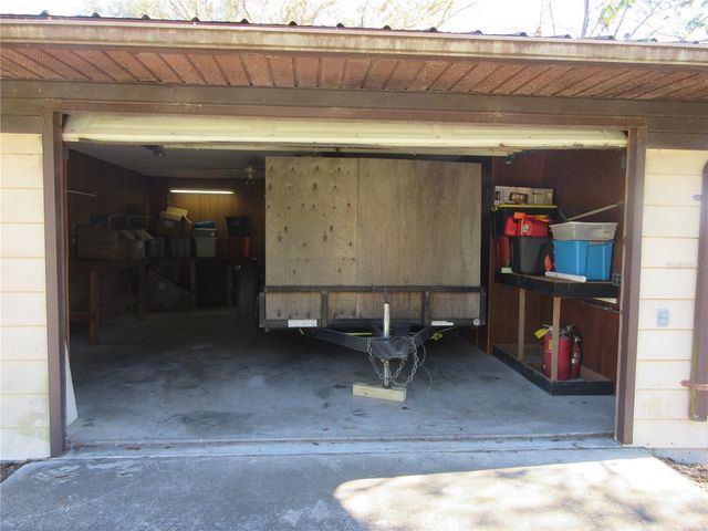 1605 SE 160TH COURT, Ocklawaha, FL 32179