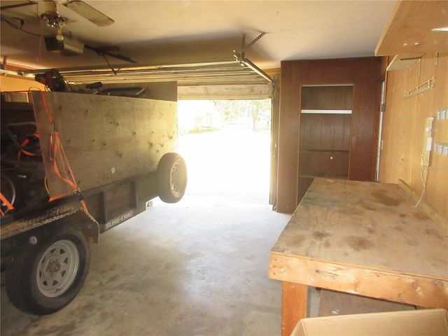 1605 SE 160TH COURT, Ocklawaha, FL 32179