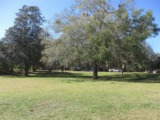 1605 SE 160TH COURT, Ocklawaha, FL 32179
