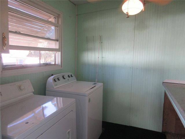 1605 SE 160TH COURT, Ocklawaha, FL 32179