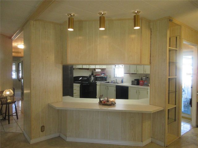 1605 SE 160TH COURT, Ocklawaha, FL 32179