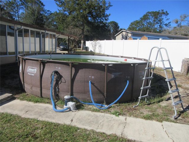 1605 SE 160TH COURT, Ocklawaha, FL 32179