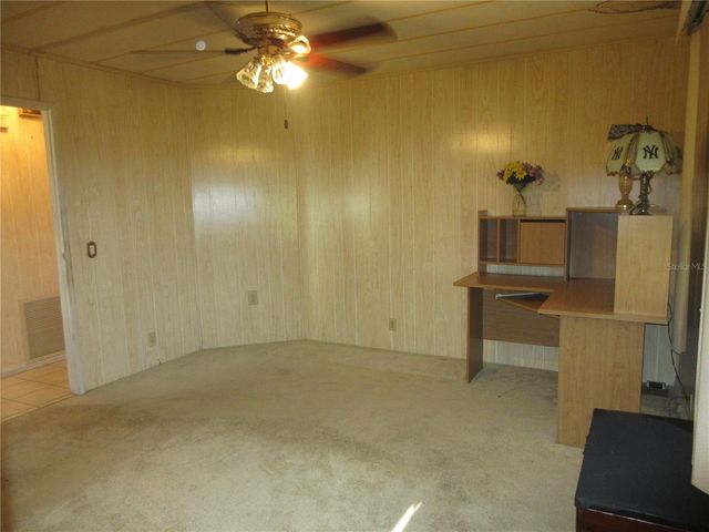 1605 SE 160TH COURT, Ocklawaha, FL 32179