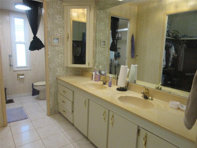 1605 SE 160TH COURT, Ocklawaha, FL 32179