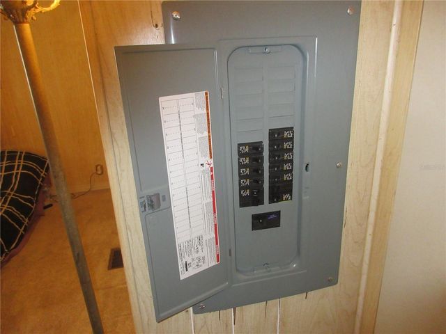 1605 SE 160TH COURT, Ocklawaha, FL 32179