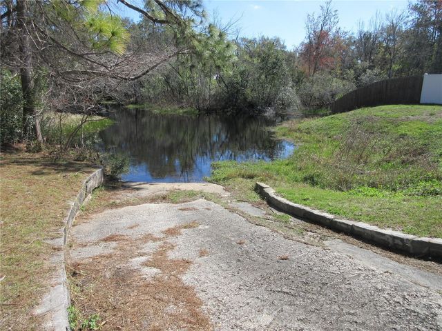 1605 SE 160TH COURT, Ocklawaha, FL 32179