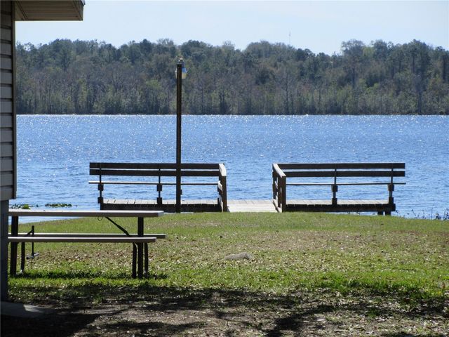 1605 SE 160TH COURT, Ocklawaha, FL 32179