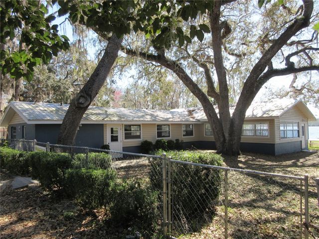 1605 SE 160TH COURT, Ocklawaha, FL 32179