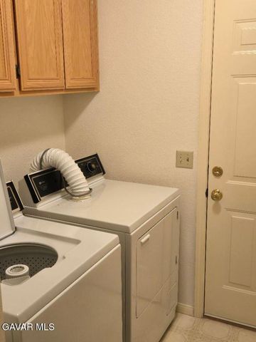 6130 Almeria Way, Palmdale, CA 93552