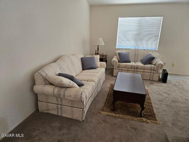 6130 Almeria Way, Palmdale, CA 93552