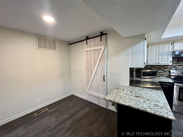 8436 S College Avenue 48, Tulsa, OK 74136