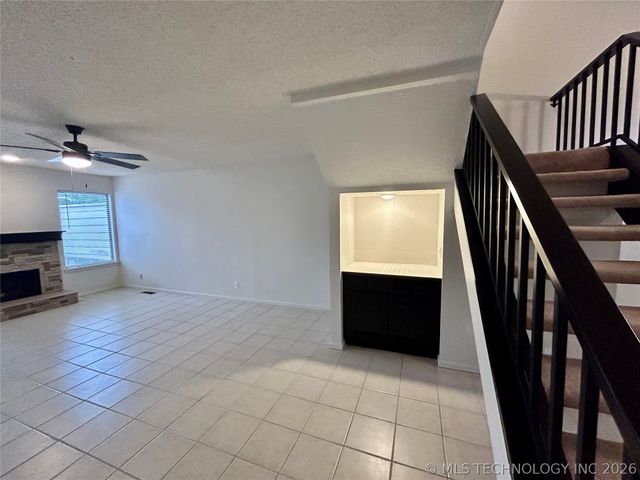 8436 S College Avenue 48, Tulsa, OK 74136