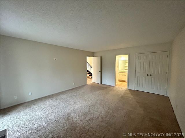 8436 S College Avenue 48, Tulsa, OK 74136