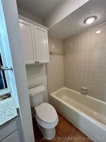 8436 S College Avenue 48, Tulsa, OK 74136