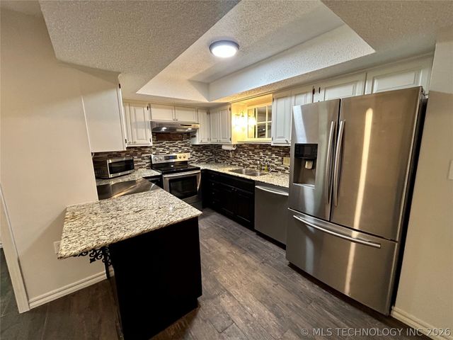 8436 S College Avenue 48, Tulsa, OK 74136