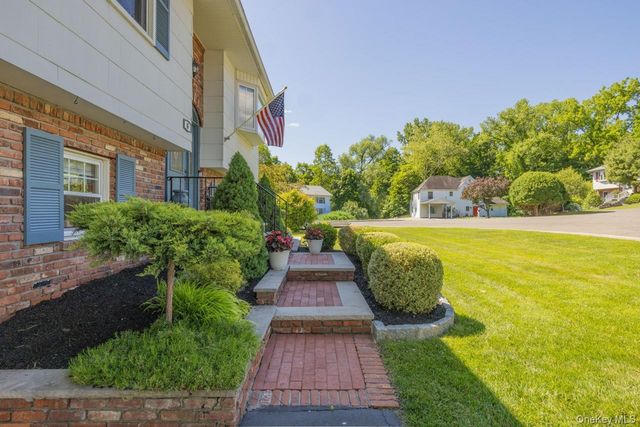 6 Lighthouse Court, Tomkins Cove, NY 10986