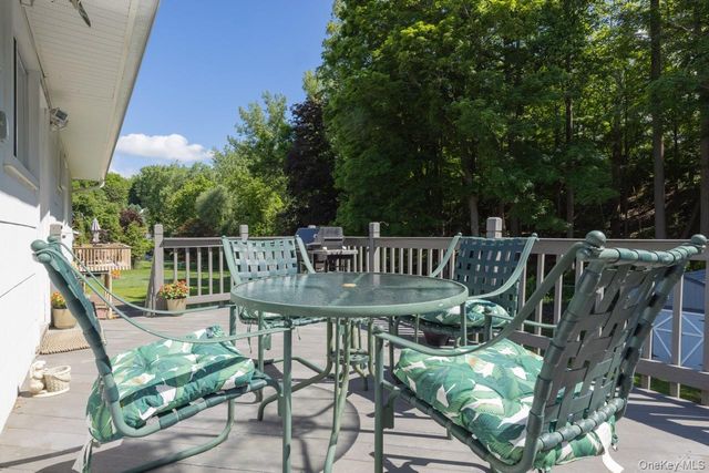 6 Lighthouse Court, Tomkins Cove, NY 10986