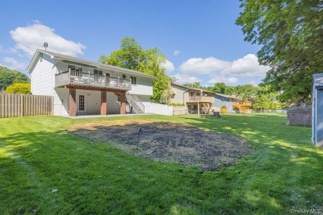 6 Lighthouse Court, Tomkins Cove, NY 10986