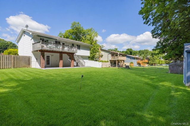 6 Lighthouse Court, Tomkins Cove, NY 10986