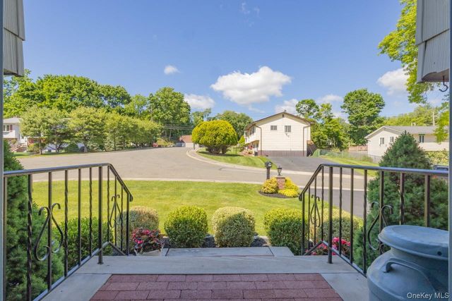 6 Lighthouse Court, Tomkins Cove, NY 10986