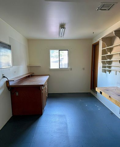 1710 SW Brownell Avenue, Grants Pass, OR 97526