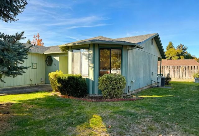 1710 SW Brownell Avenue, Grants Pass, OR 97526