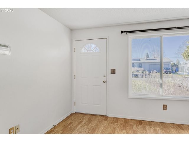 15270 Se LA MARQUITA Way, Milwaukie, OR 97267