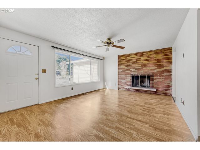 15270 Se LA MARQUITA Way, Milwaukie, OR 97267