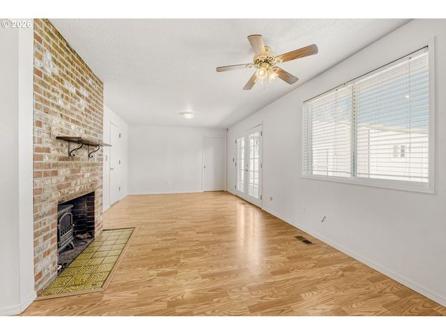 15270 Se LA MARQUITA Way, Milwaukie, OR 97267