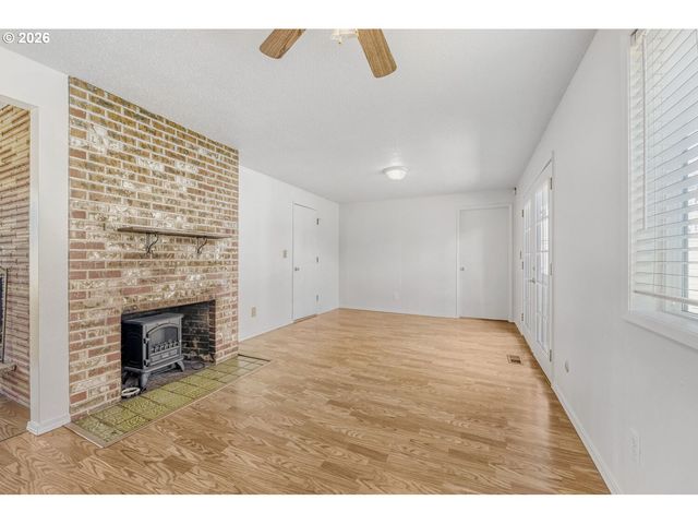 15270 Se LA MARQUITA Way, Milwaukie, OR 97267