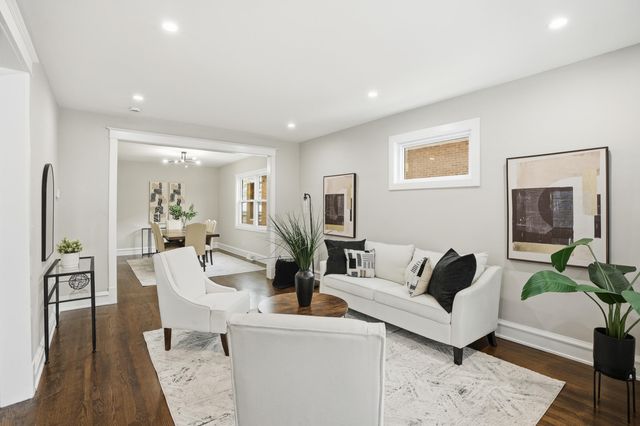 2009 Wespark Avenue, Whiting, IN 46394