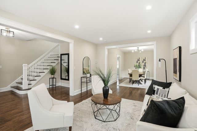 2009 Wespark Avenue, Whiting, IN 46394