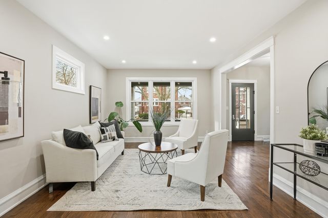 2009 Wespark Avenue, Whiting, IN 46394