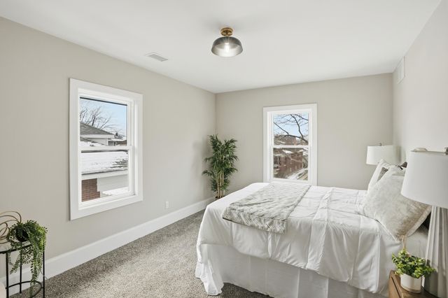 2009 Wespark Avenue, Whiting, IN 46394