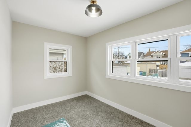 2009 Wespark Avenue, Whiting, IN 46394