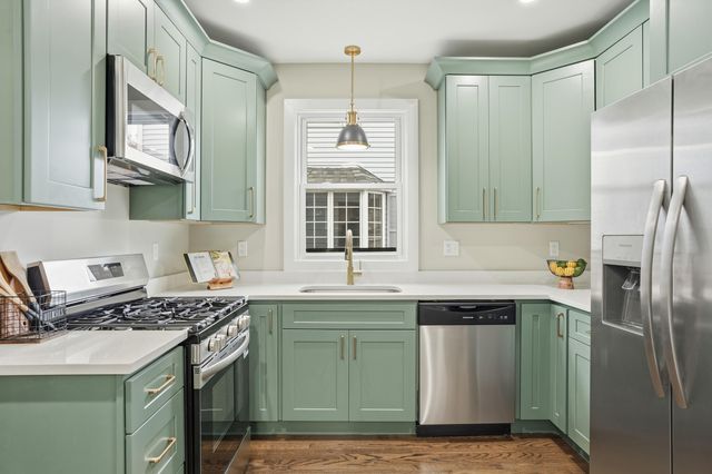 2009 Wespark Avenue, Whiting, IN 46394