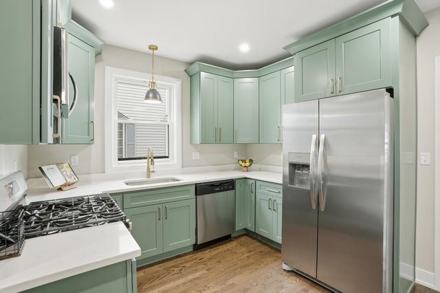 2009 Wespark Avenue, Whiting, IN 46394