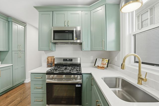 2009 Wespark Avenue, Whiting, IN 46394