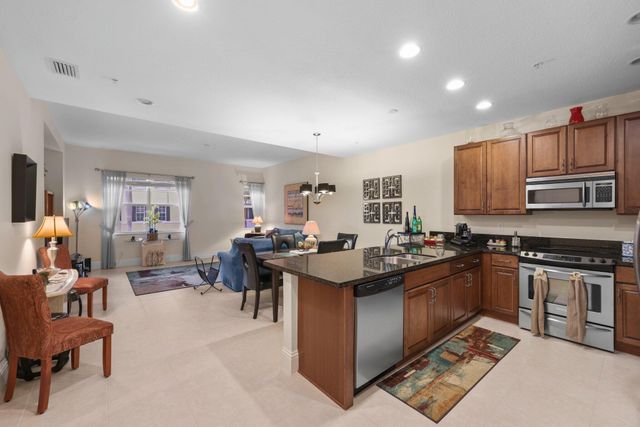 226 N Latitude Circle 203, Delray Beach, FL 33483