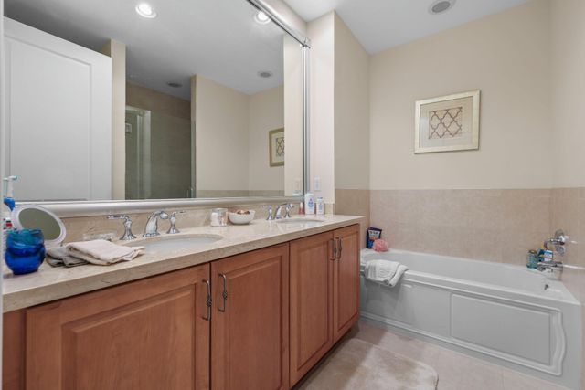 226 N Latitude Circle 203, Delray Beach, FL 33483