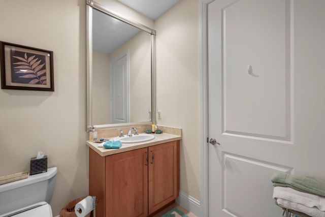 226 N Latitude Circle 203, Delray Beach, FL 33483