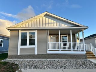 1283 E Ellis Road 18, Norton Shores, MI 49441