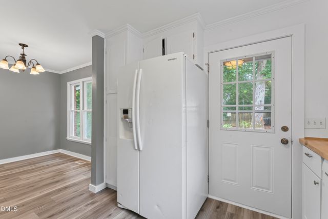 812 Pinewood Drive, Apex, NC 27502