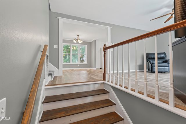 812 Pinewood Drive, Apex, NC 27502