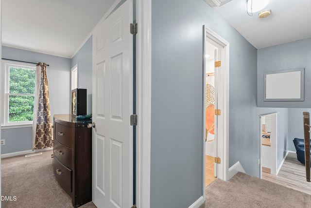 812 Pinewood Drive, Apex, NC 27502