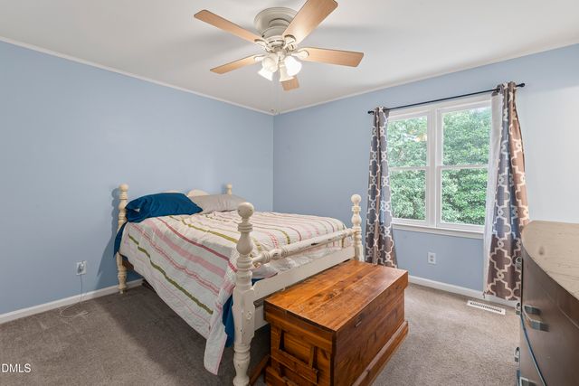 812 Pinewood Drive, Apex, NC 27502