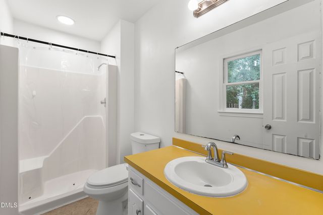812 Pinewood Drive, Apex, NC 27502