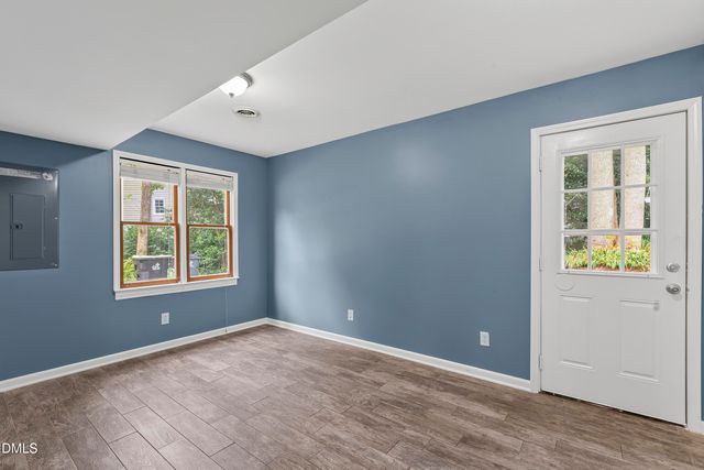 812 Pinewood Drive, Apex, NC 27502