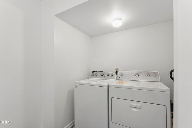 812 Pinewood Drive, Apex, NC 27502